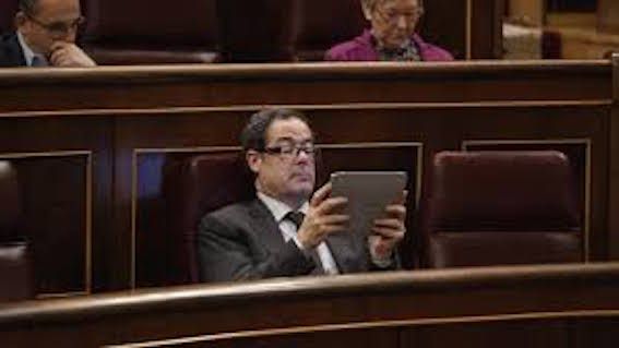 19-05-02 Diputado en Internet