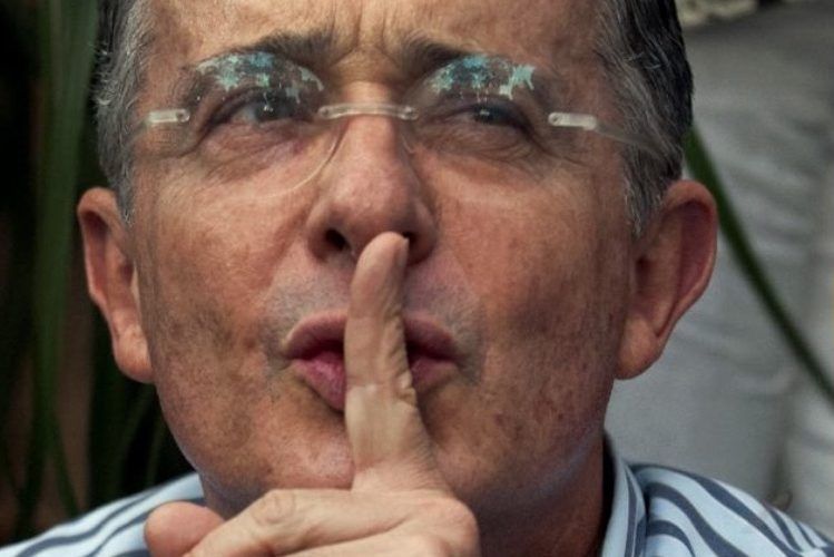 Uribe Vélez, el poder en la sombra