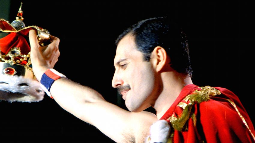 Queen-Freddie-Mercury-singer-album.jpg