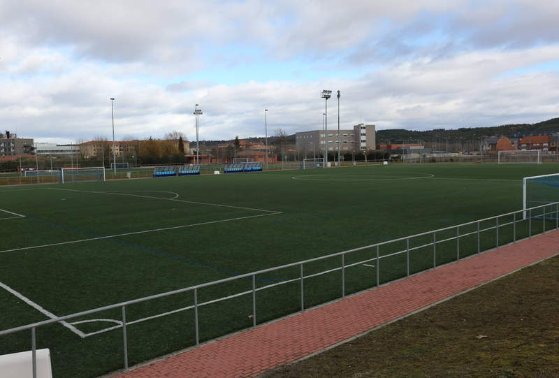 Campos de futbol vacios /