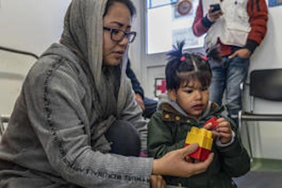 niño en Moria