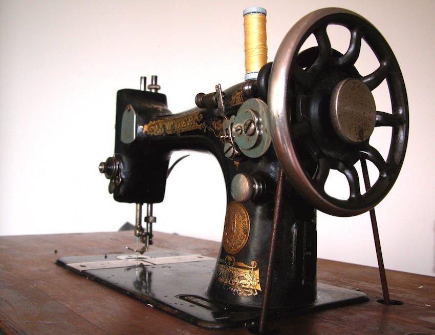una-maquina-de-coser-1024x787.jpg