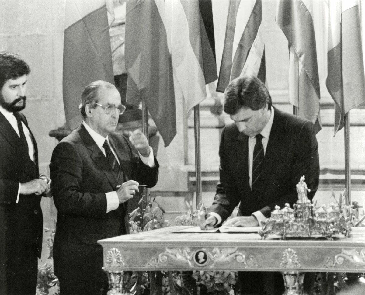 CEE 1985 CEE 1985