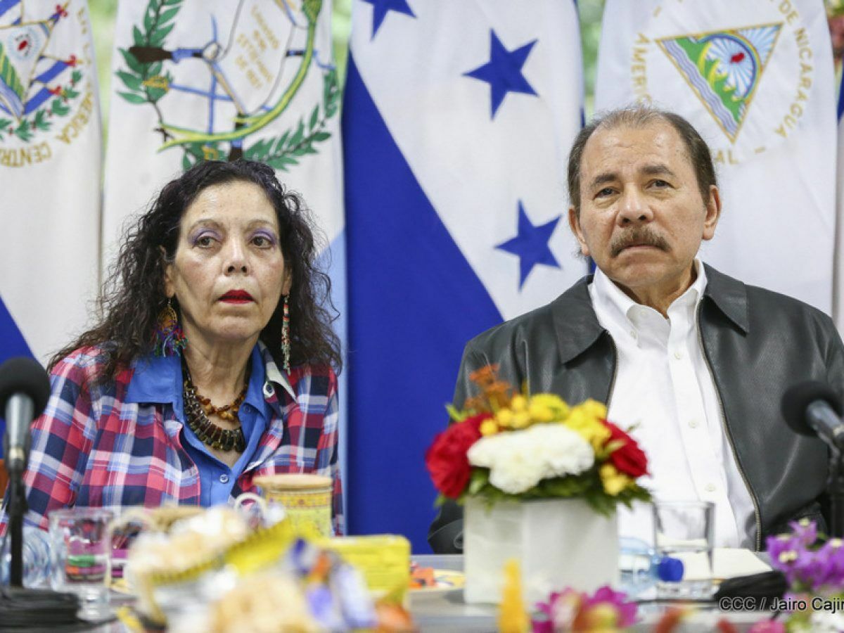 El presidente de Nicaragua, Daniel Ortega, y su esposa, Rosario Murillo, contra cuyo gobierno los expertos recomiendan actuar con respecto a las violaciones de derechos humanos en Nicaragua.