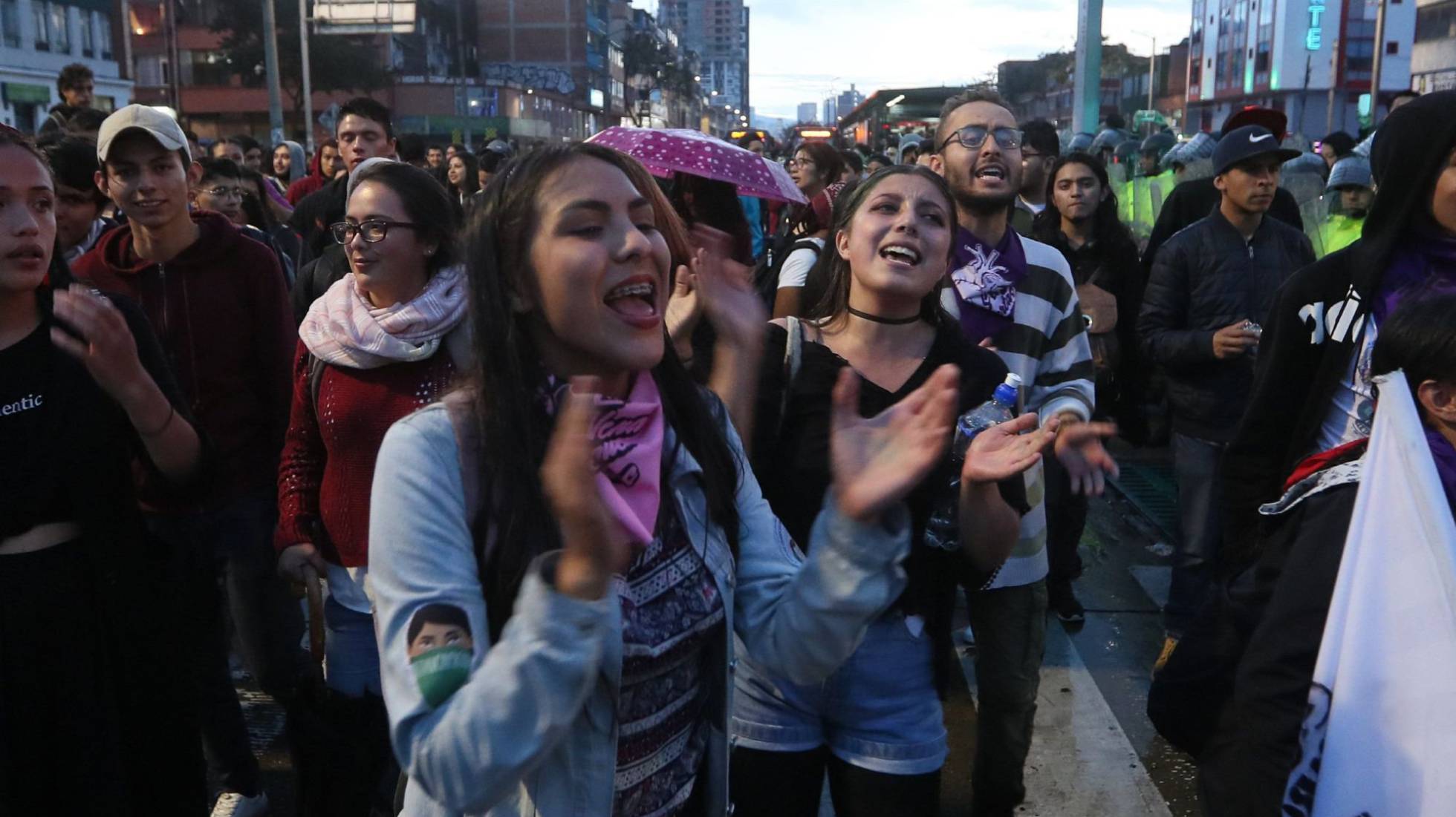 UNIVERSITARIAS PROTESTAS