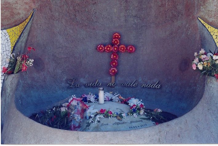 L-Tumbaf-JAJ-La_vida_no_vale_nada.jpg