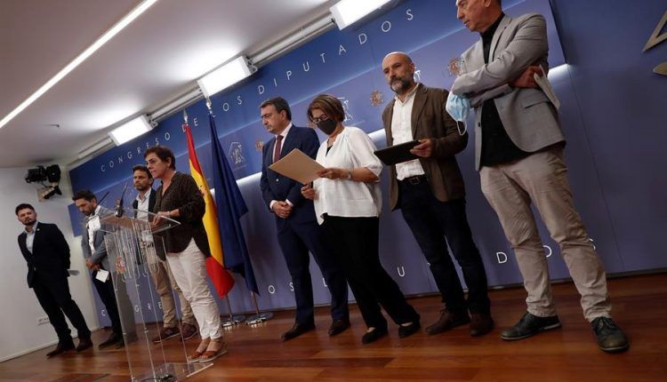 foto lectura manifiesto contra cloacas del estado