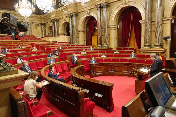 Junts presenta una moción para suspender el pleno de investidura