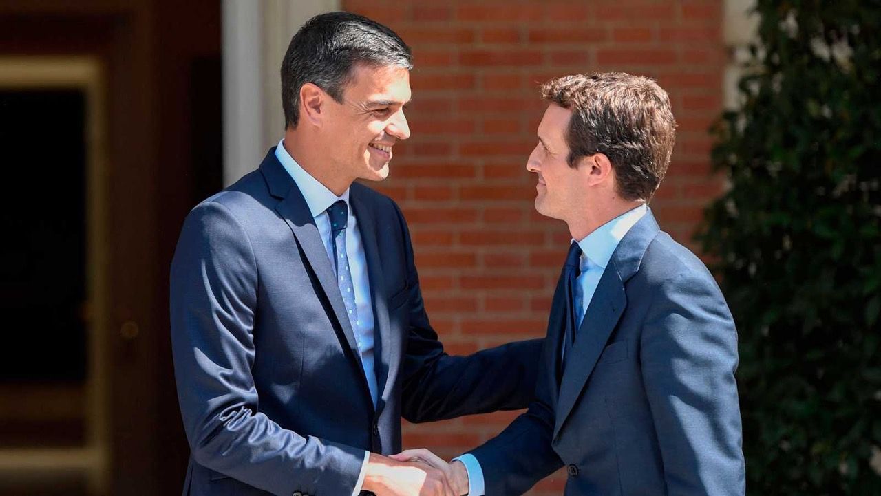 foto Pedro Sánchez con Casado en Moncloa