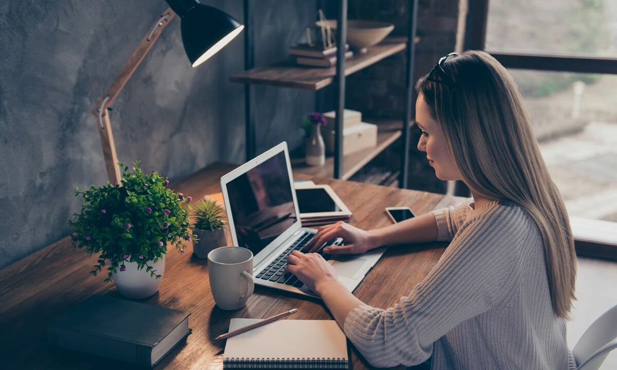 La cara B del teletrabajo: automedicación, tecnoestrés y dimisiones