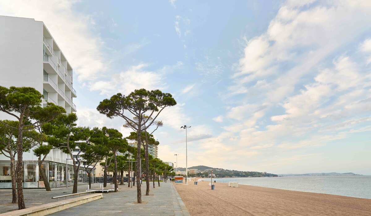 IM_1 04-BowDesign-HotelAromar168_r