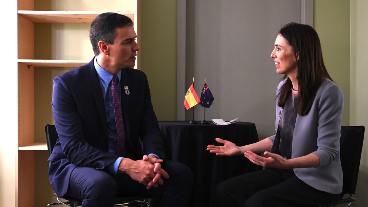 foto Pedro sánchez y la Primera Ministra de Nueva Zelanda