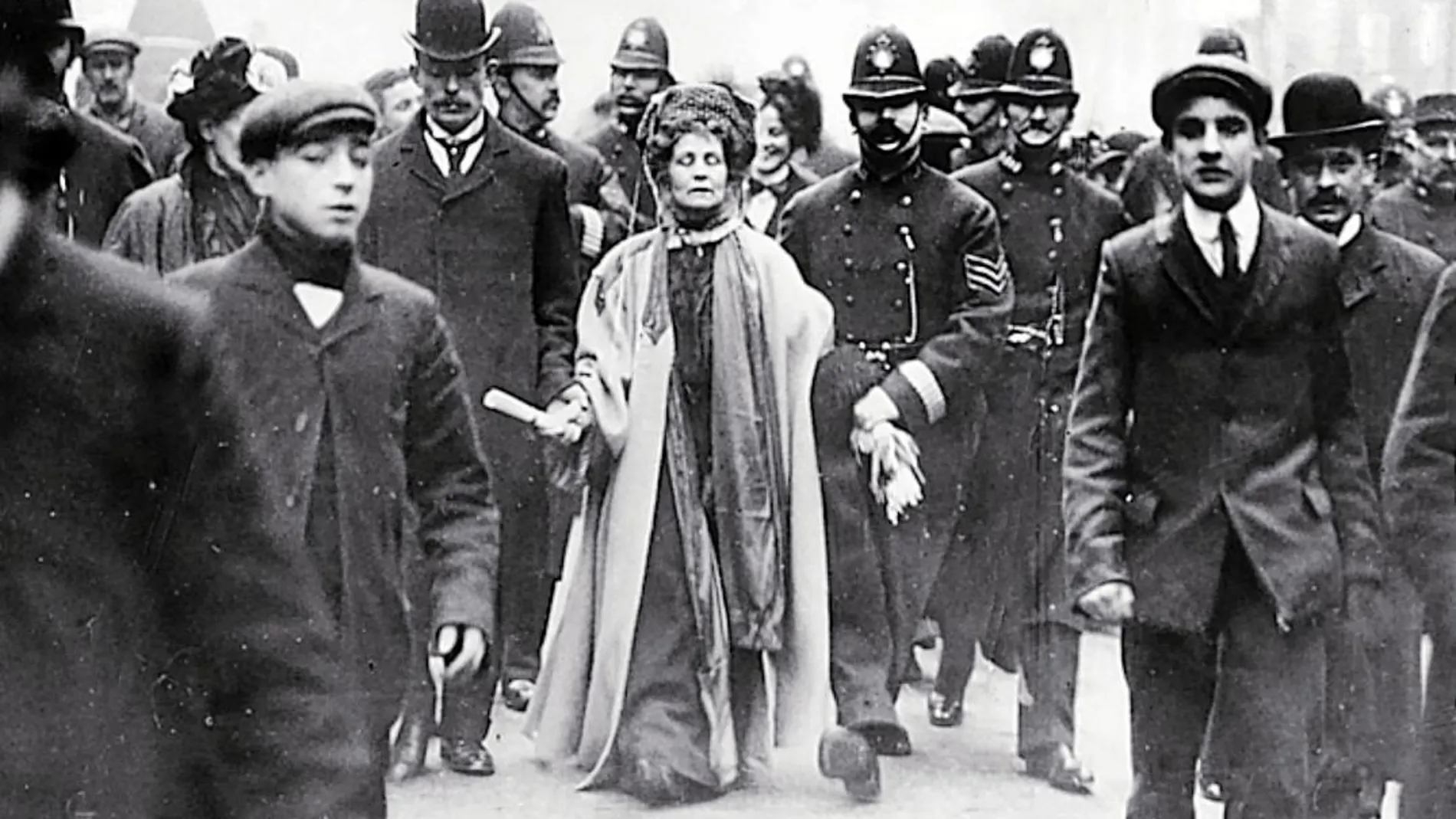 La desobediencia de Emmeline Pankhurst en una protesta