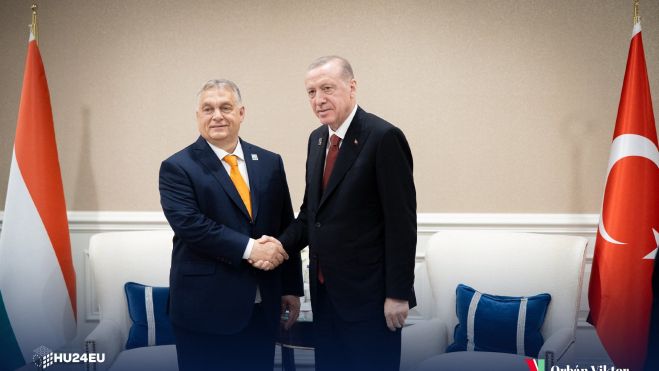 El primer ministro húngaro, Viktor Orbán con el presidente de Turquía, Recep Tayyip Erdoğan