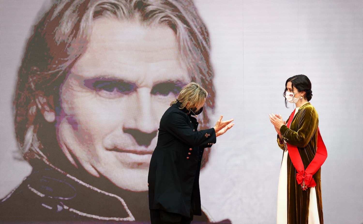 Isabel Díaz Ayuso en la entrega de la Medalla de la Comunidad de Madrid a Nacho Cano | Foto: CAM