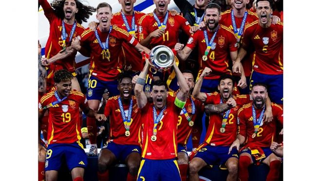 Morata levanta la cuarta Eurocopa | Foto: RFEF