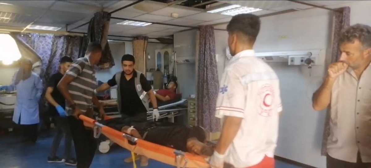 Los ataques aéreos en la zona de Al-Mawasi de Gaza, cerca de Khan Younis, han incrementado la tarea de la OMS respondiendo a los heridos . | Foto: OMS