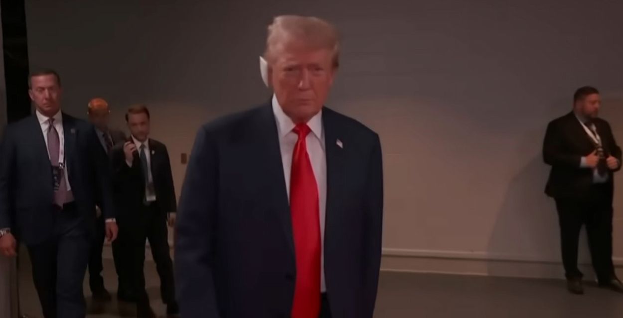 Donald Trump entra en la Convención Republicana con la oreja vendada tras el atentado