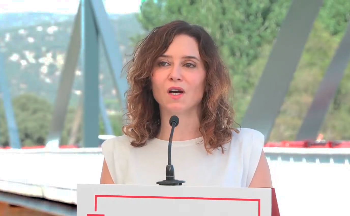 La presidenta de la Comunidad de Madrid, Isabel Díaz Ayuso, tras el acto de inauguración de los puentes en Aldea del Fresno