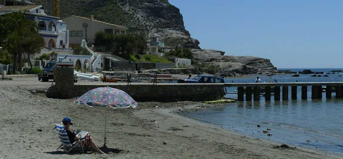 Las previsiones de subida del nivel del mar para 2030, en sólo seis años, muestran que numerosos puntos de la costa andaluza se verán afectados. |Foto: Lluís Gene