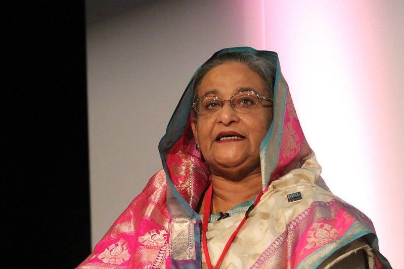 Bangladesh vive una crisis sin precedentes: la primera ministra Hasina dimite y se exilia