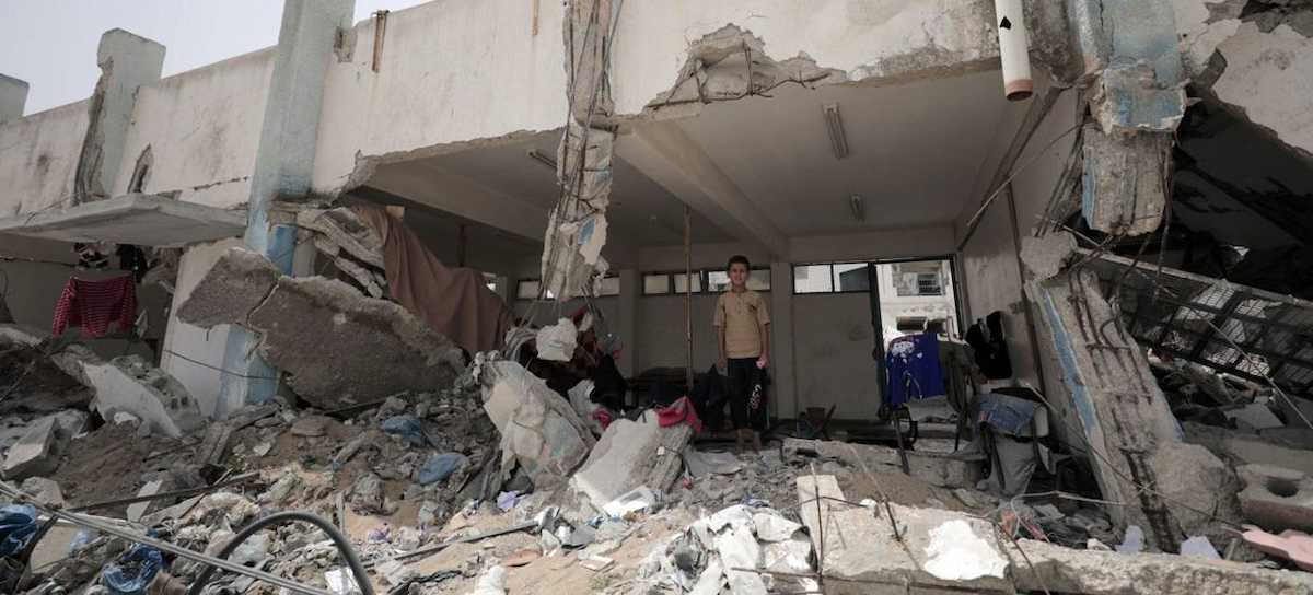 Escuela bombardeada por Israel en Khan Younis, Gaza. La instalación servía como refugio a las familias desplazadas. | Foto: UNRWA