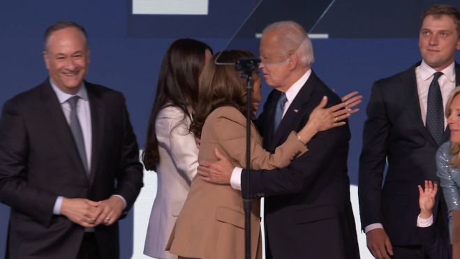 Kamala Harris toma el testigo de Joa Biden en la Convención Democrata en Chicago