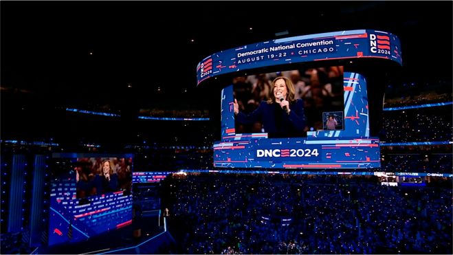 Kamala Harris en la Convención Democrata en Chicago 