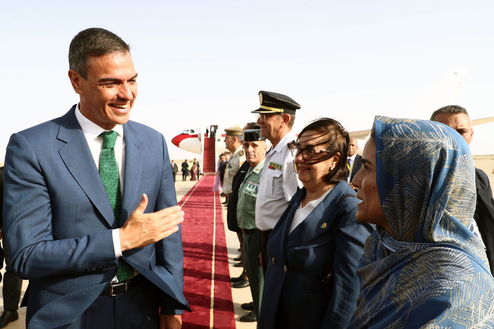 El presidente del Gobierno, Pedro Sánchez, a su llegada al aeropuerto de Nuakchott. Fotos: Pool Moncloa/Fernando Calvo. Nouakchott (Mauritania) 27.8.2024