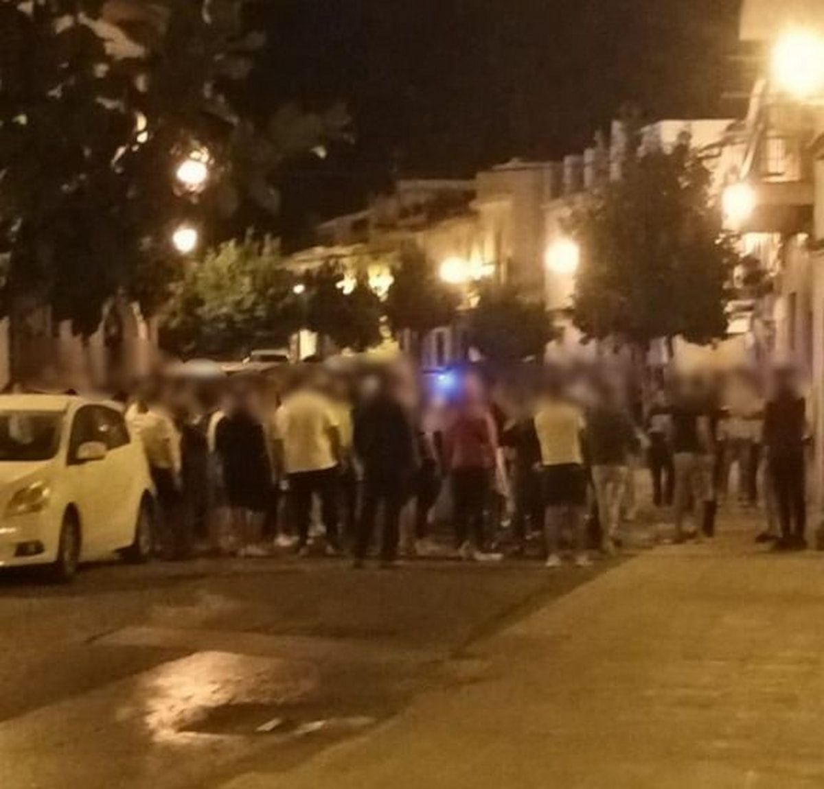 vecinos de almonte organizan patrullas nocturnas a la caza del inmigrante