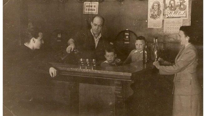 Foto: Valentín Marañón y Josetxo Marañón en 1942, las dos primeras generaciones