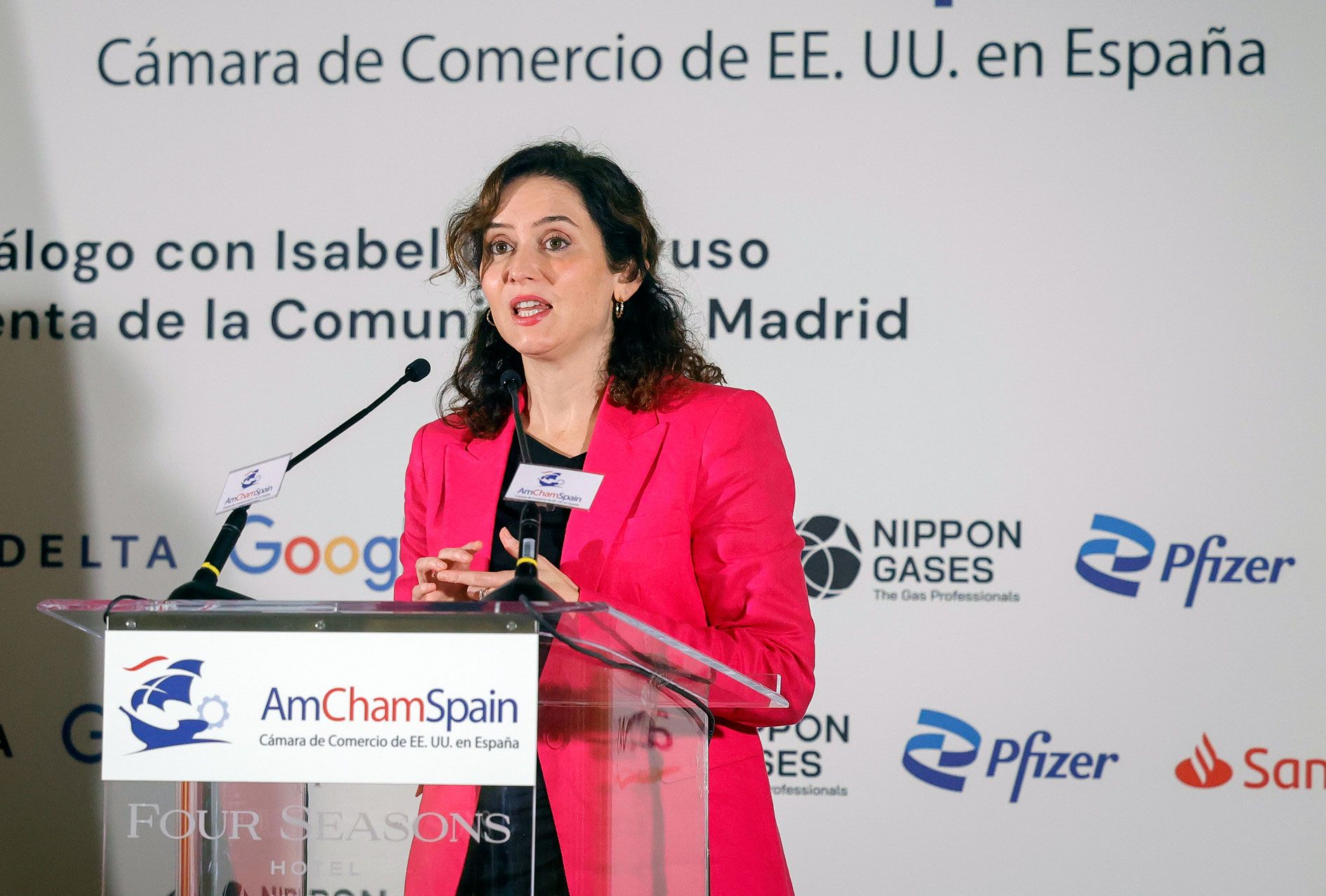 Isabel Díaz Ayuso en su encuentro informativo organizado por la Cámara de Comercio de EE.UU. en España.