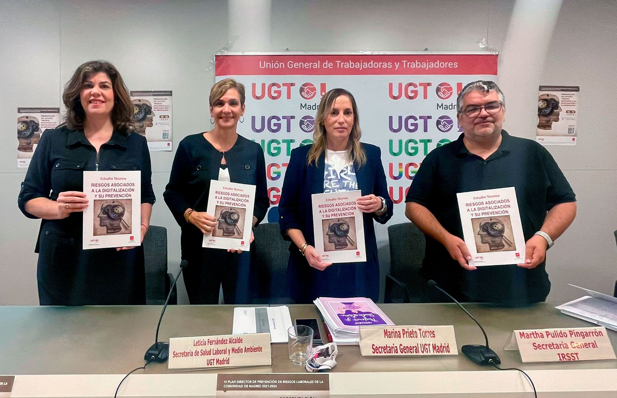 Marina Prieto, secretaria general de UGT Madrid, junto a Guillermo Fouce, presidente de la Fundación Psicólogos Sin fronteras, Leticia Fernández, secretaria de Salud Laboral y Medio Ambiente de UGT Madrid, Silvia Marina Parra, Directora General de Trabajo de la Comunidad de Madrid y Gerente del Instituto Regional de Seguridad y Salud en el Trabajo de Madrid