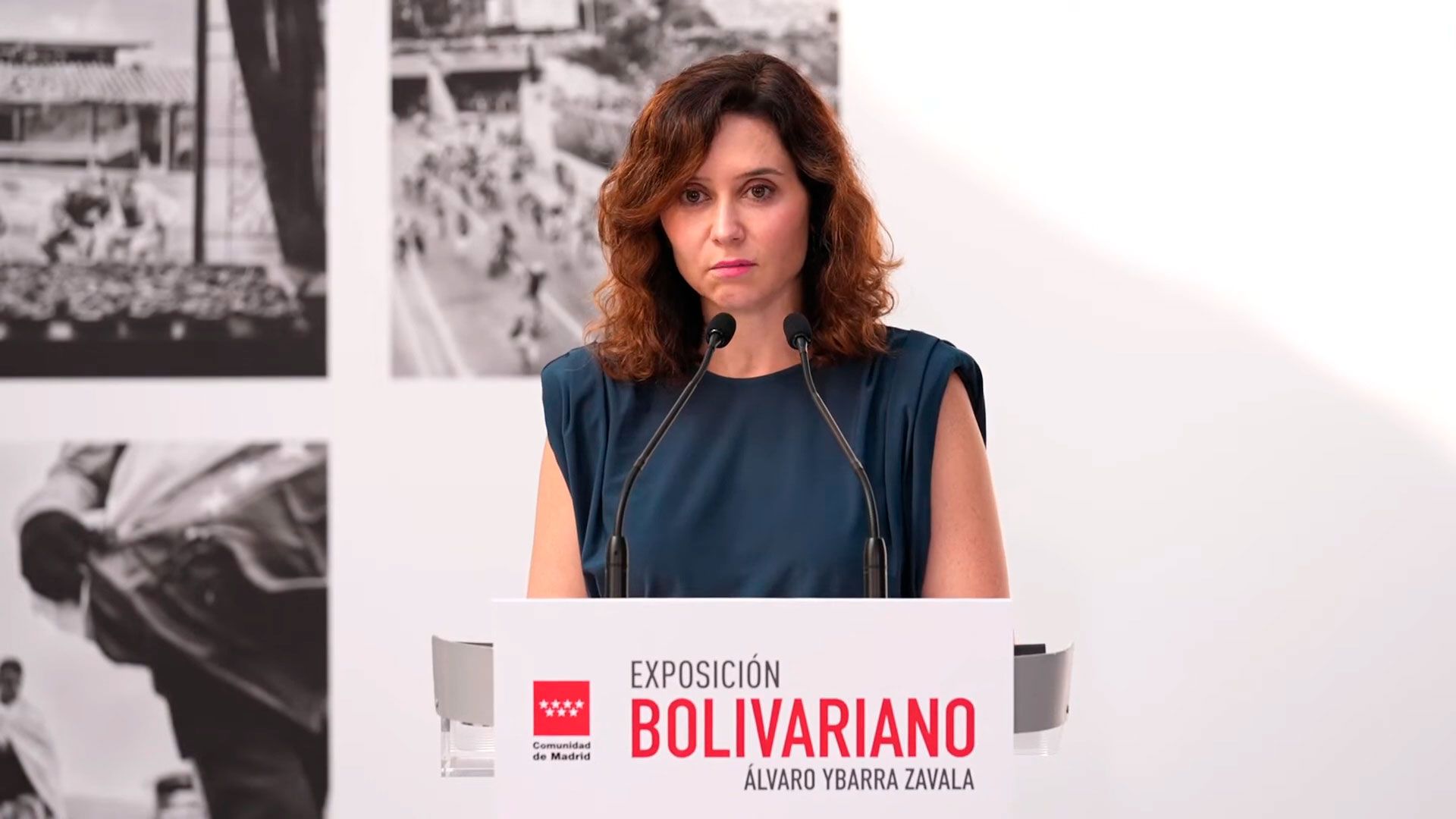 La presidenta de la Comunidad de Madrid, Isabel Díaz Ayuso, participaba en la presentación de la exposición de un fotoperiodista bolivariano, Álvaro Ybarra Zabala