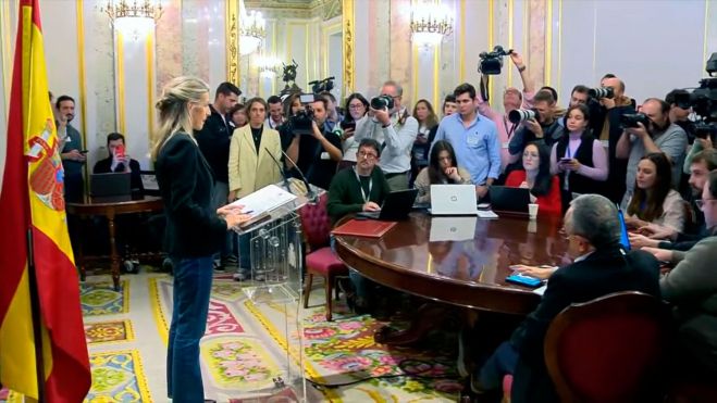 Yolanda Díaz en el Congreso dando explicaciones por el caso de violencia machista de Iñigo Errejón