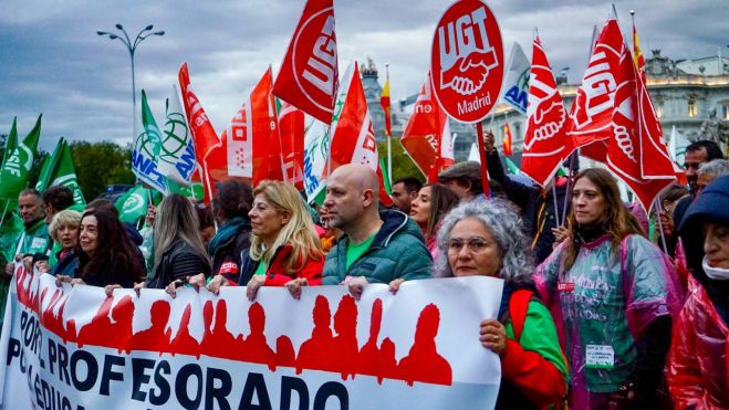 Gran manifestación por el profesorado, por la pública, foto Agustín Millán