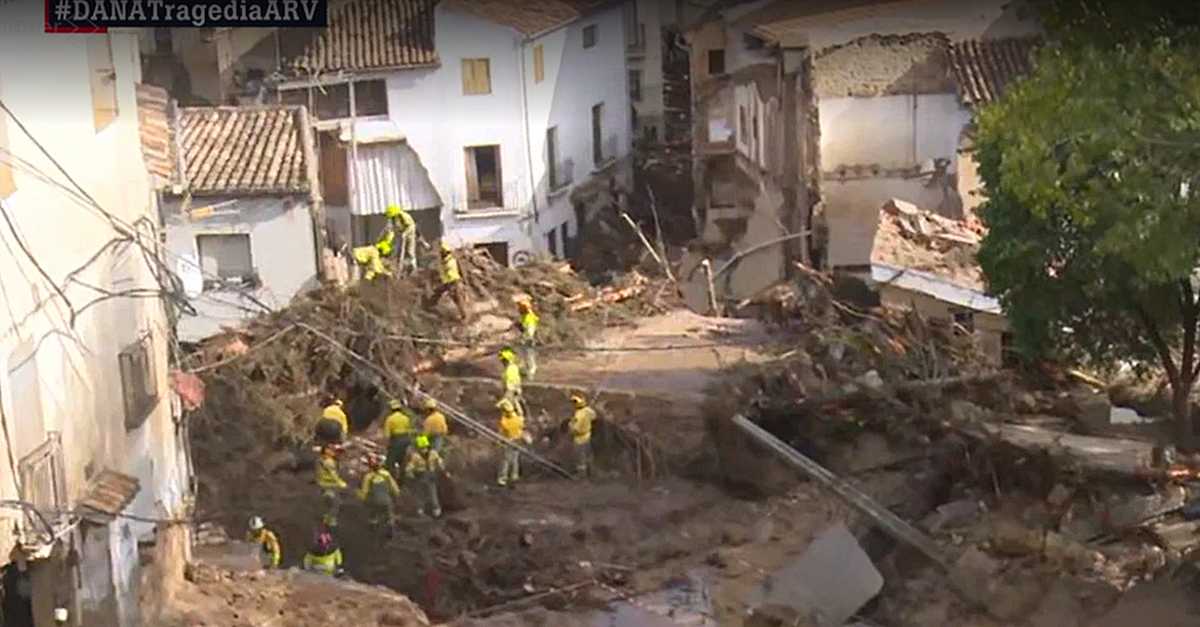 Efectivos de protección en la localidad de Letur, arrasada por la DANA. Foto: La Sexta