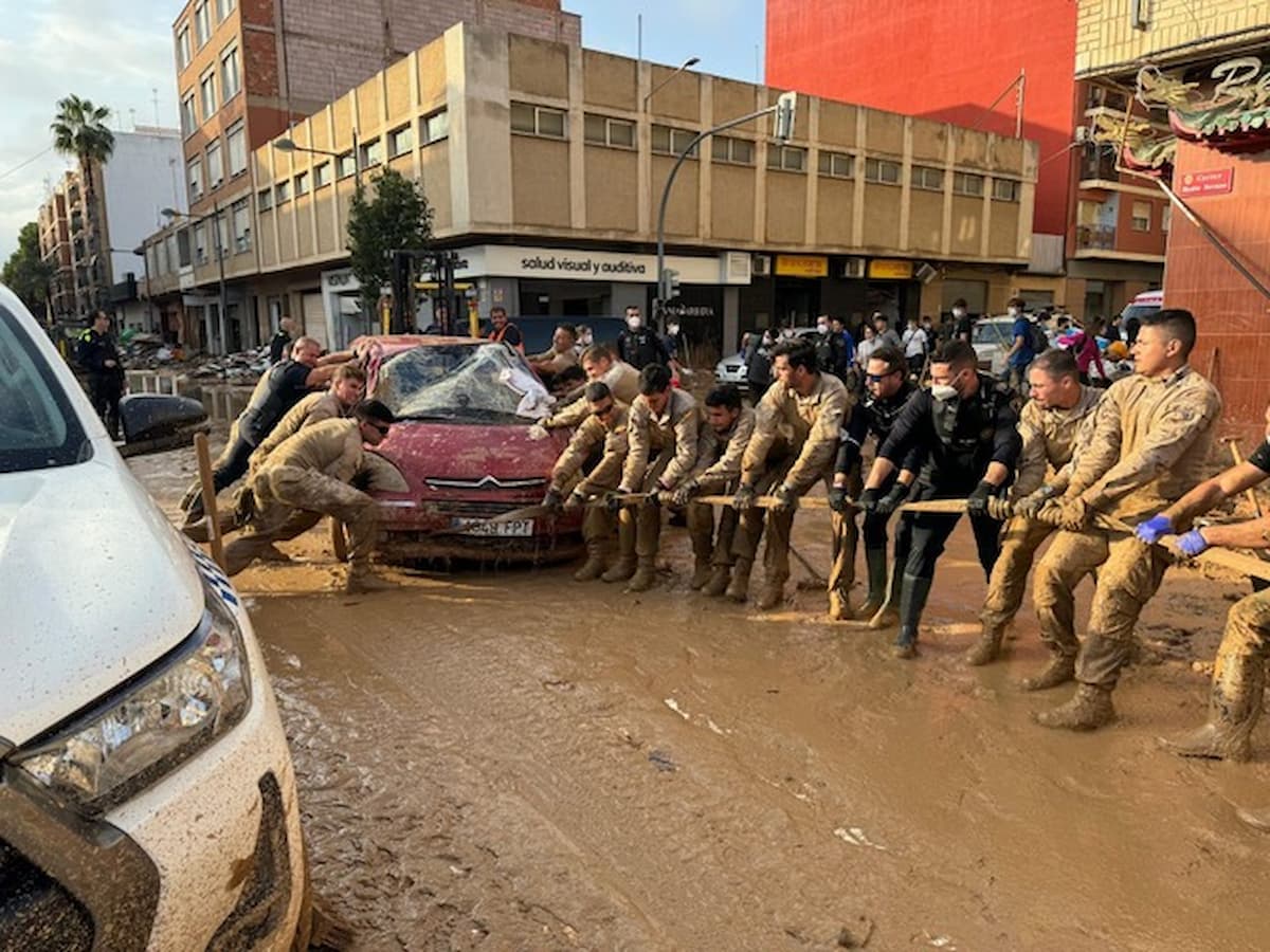 Ejercito DANA bulos agitadores ultraderecha