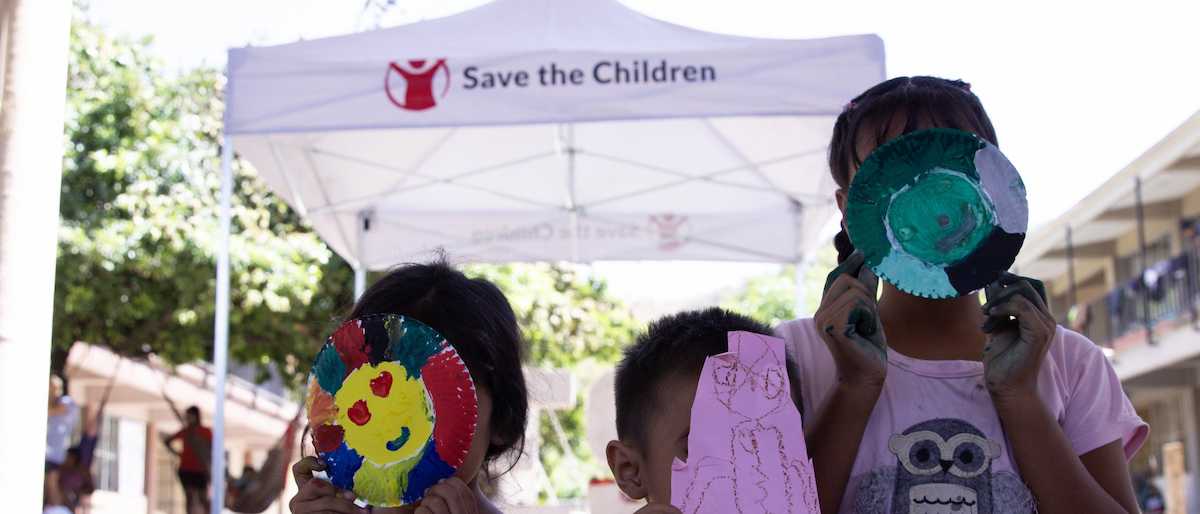 Los espacios seguros son lugares donde los niños y niñas pueden jugar y participar en actividades que les ayudan a recuperarse en situaciones de crisis. | Foto: Save the Children