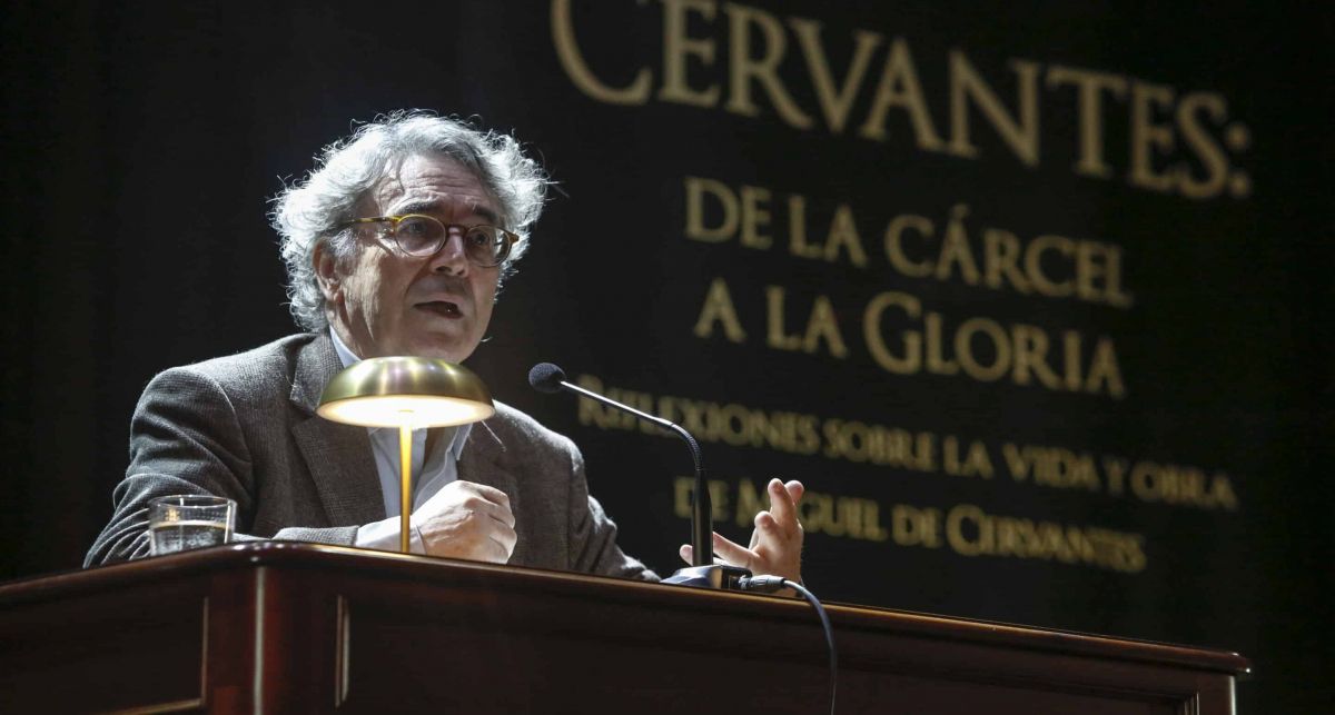 3.	El novelista, ensayista y traductor Andrés Trapiello, durante su intervención en las jornadas sobre Cervantes de la localidad cordobesa.