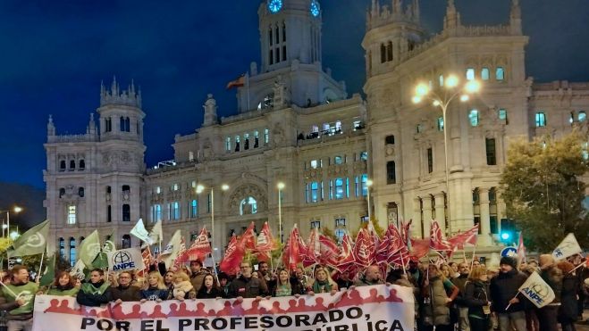 Los sindicatos de Madrid alza la voz: 5.000 profesores exigen dignidad y calidad en la educación pública