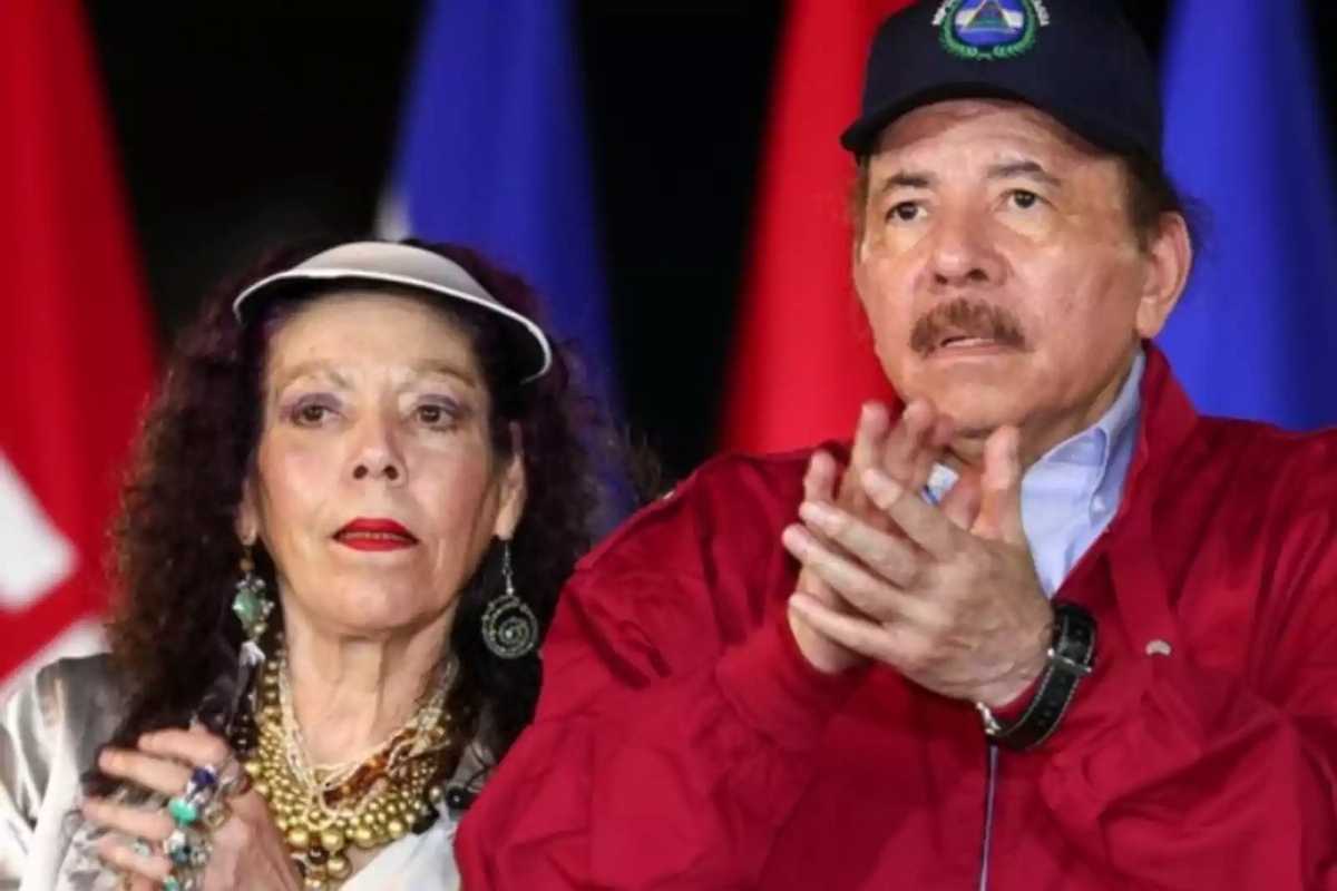 Daniel Ortega junto a su esposa Rosario Murillo.