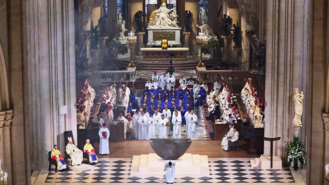 Ceremonia de reapertura de Notre Dame en París 