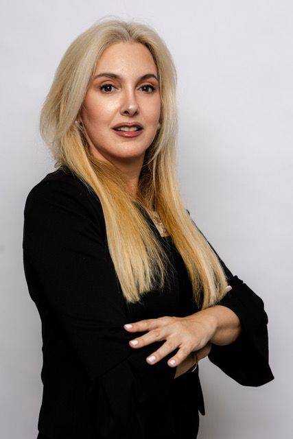 La escritora uruguaya Ana Schein presenta ‘Amira’ (2)