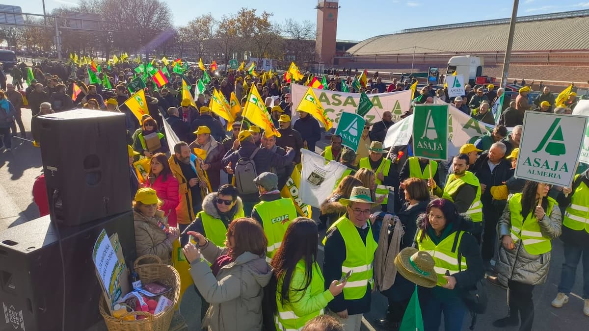 Agricultores y ganaderos reclaman un cambio de rumbo en las políticas que atañen al sector agrario. | Foto: ASAJA