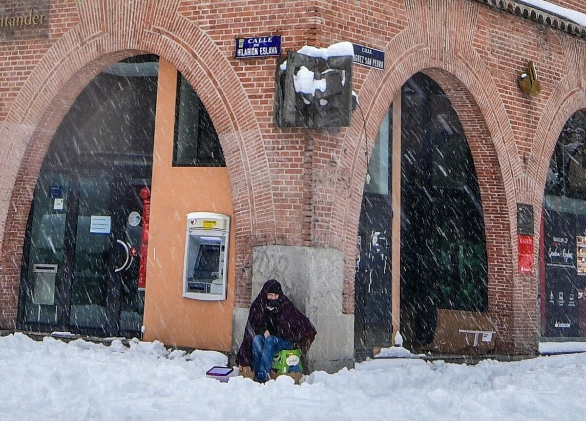 Una "Sin techo" en plena tormenta de nieve