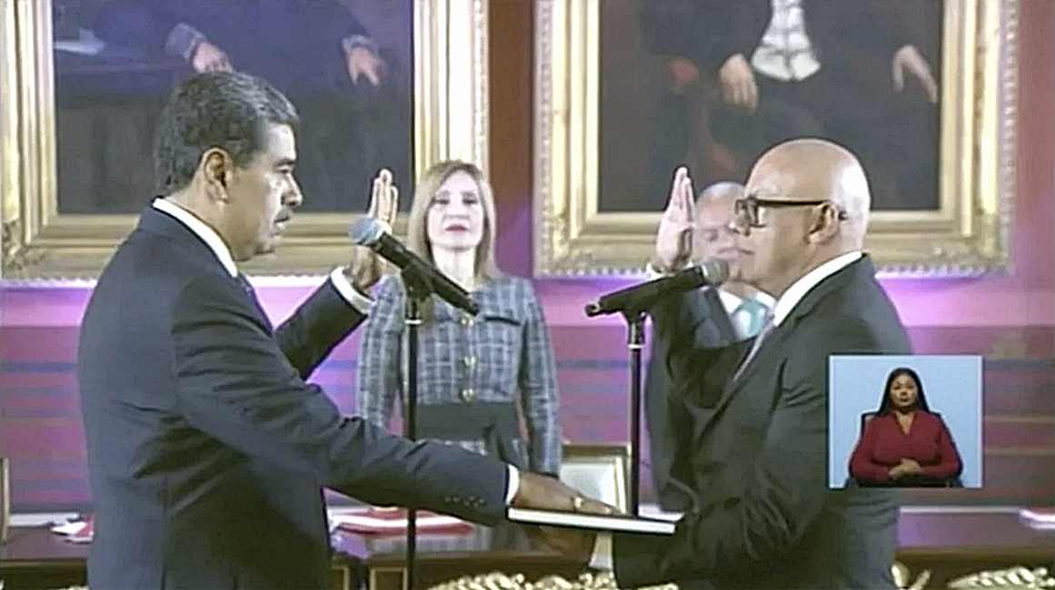 Momento del juramento de Nicolás Maduro.