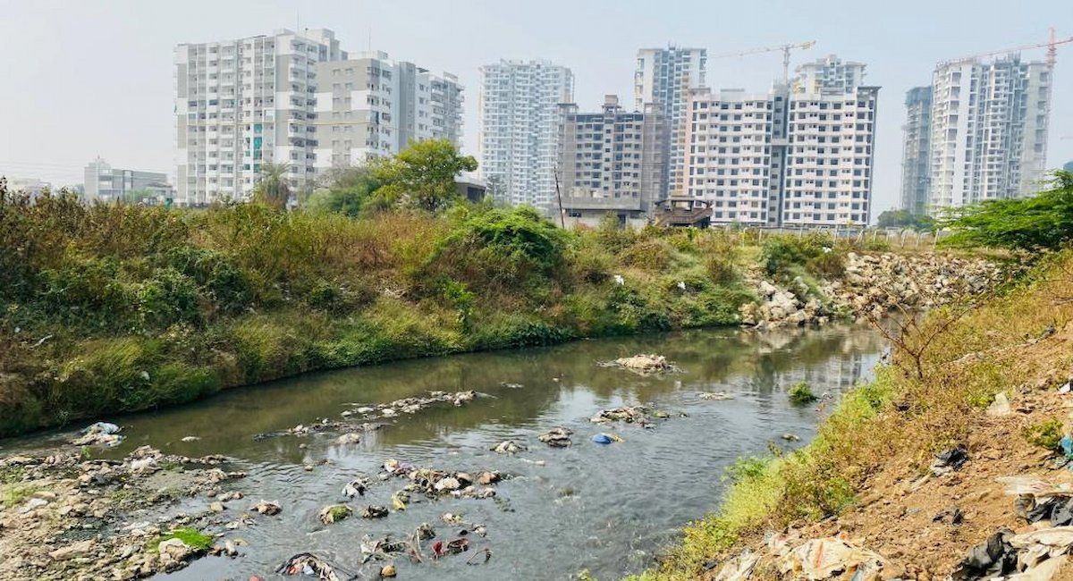 El impacto de la urbanización global y el cambio de uso de la tierra sobre la calidad del agua se ha ido intensificando desde la década de 1990. |Foto: Ganesh Dhamodkar / Wikimedia Commons