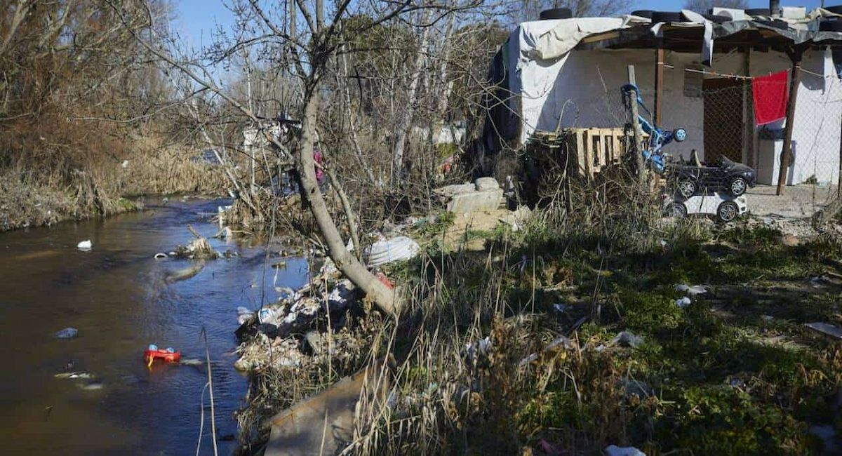 Poblado de Las Sabinas, otro asentamiento ilegal en el curso del Guadarrama. | Foto: Ecologistas en Acción