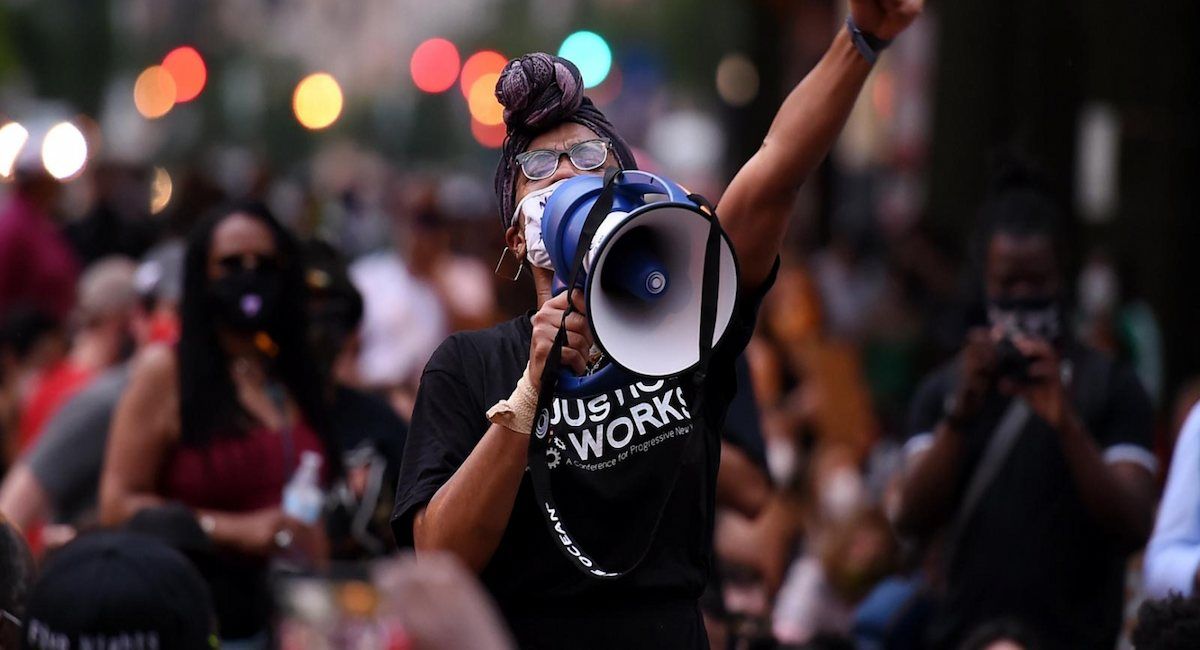 Amnistía Internacional ha documentado que las deportaciones colectivas sólo avivan el sufrimiento humano y aumentan la inestabilidad regional.| Foto: AFP via Getty Images